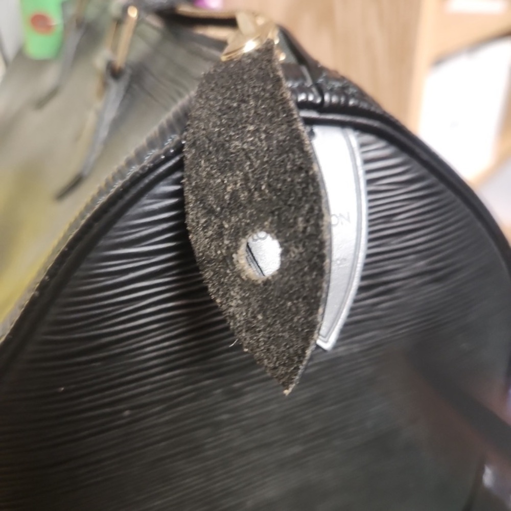 LOUIS VUITTON: Epi black speedy 30 - Picture 12 of 16